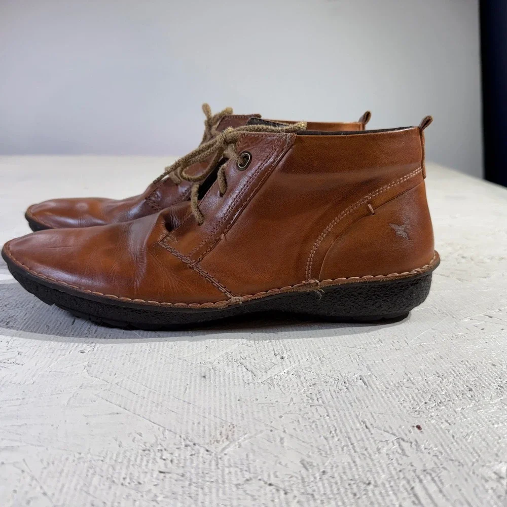 Pikolinos Leather Chukka Boots Mens 10 Brown Hand Stitched Lug Sole